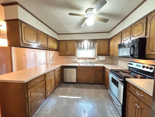 Foto del edificio - Remodeled 3 Bedroom Home