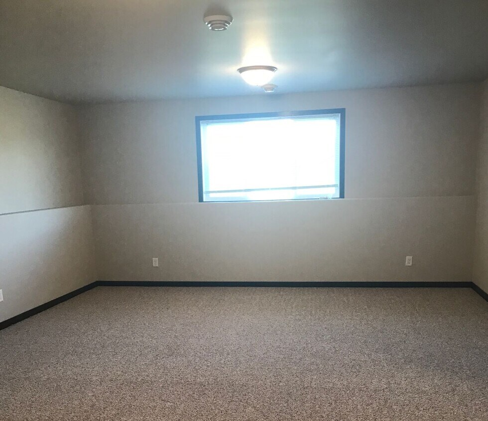 Foto del edificio - 4 Bed 3 Bath Single Family Home