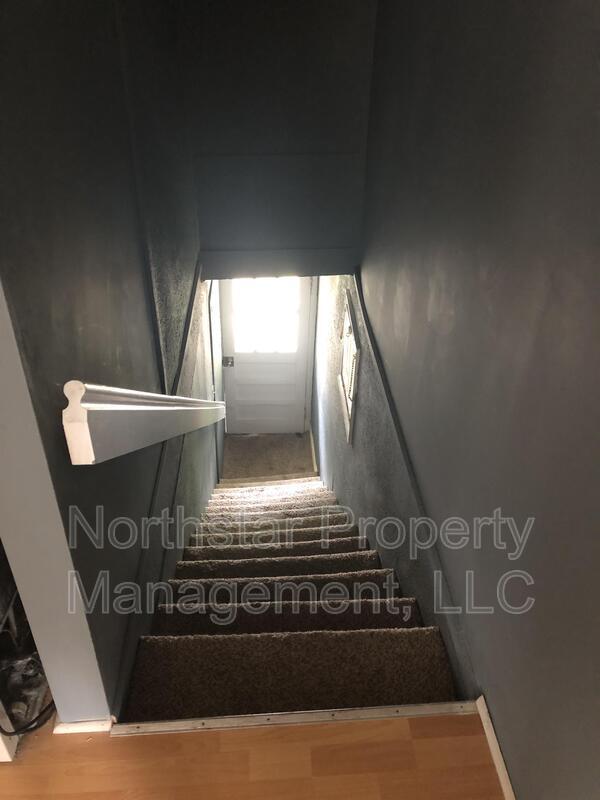 Building Photo - 104 Nichols St