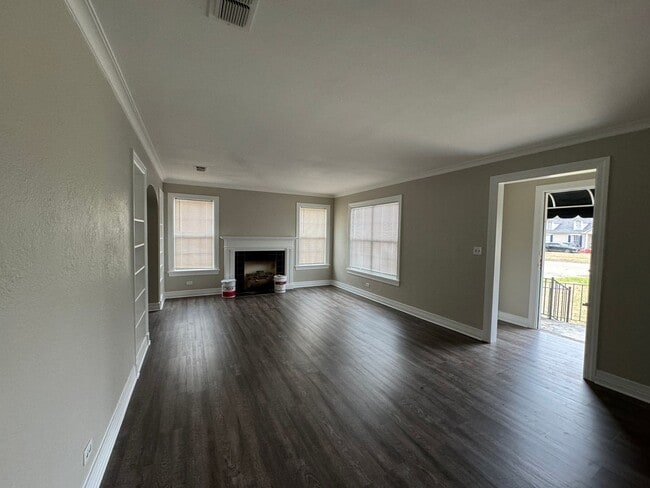 Building Photo - Remodeled but still has Southern Charm...