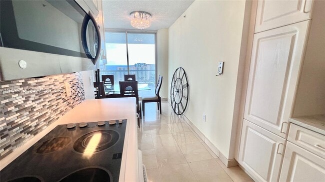 Building Photo - 16400 Collins Ave