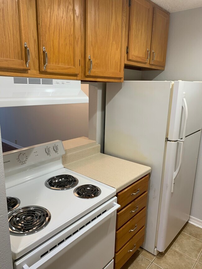 kitchen - 2509 Giuffrias Ave