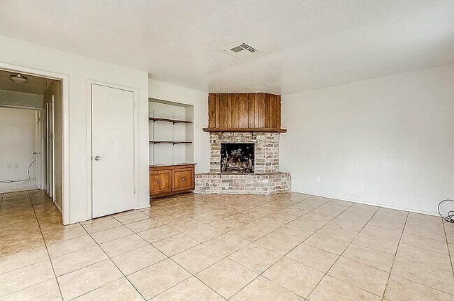 Building Photo - 13159 High Star Dr
