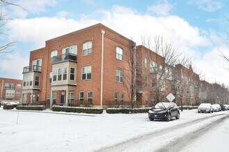 Building Photo - 960 Perry St