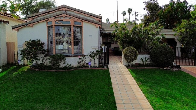 Building Photo - 4191 Angeles Vista Blvd