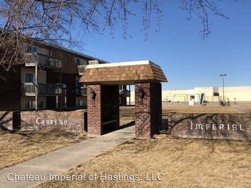 Building Photo - 3010 Parklane Dr