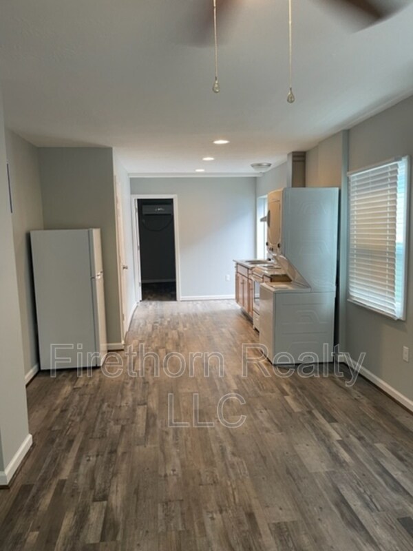 Building Photo - 2554 Mt Auburn St