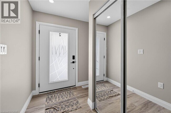 Building Photo - 251A STANLEY Street Unit# 2