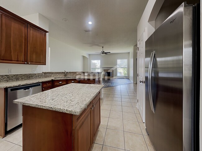 Foto del edificio - 1582 Sailmaker Ln
