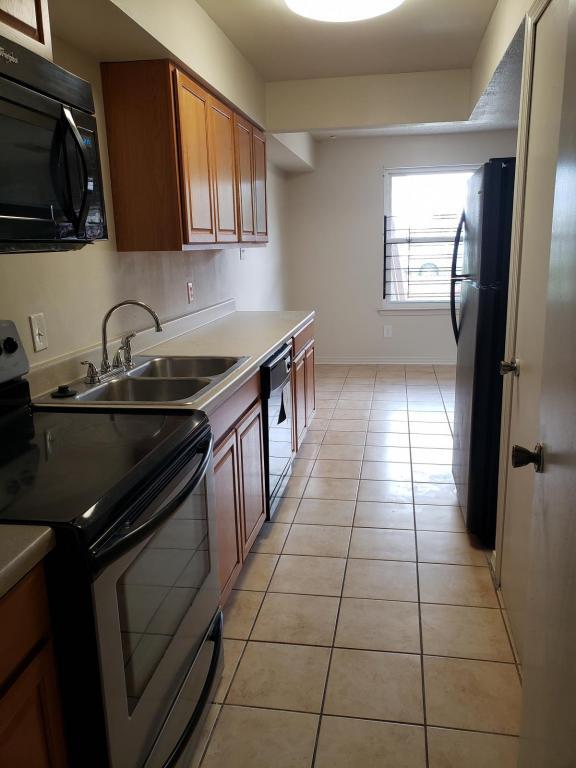 Building Photo - 3330-B Seine St