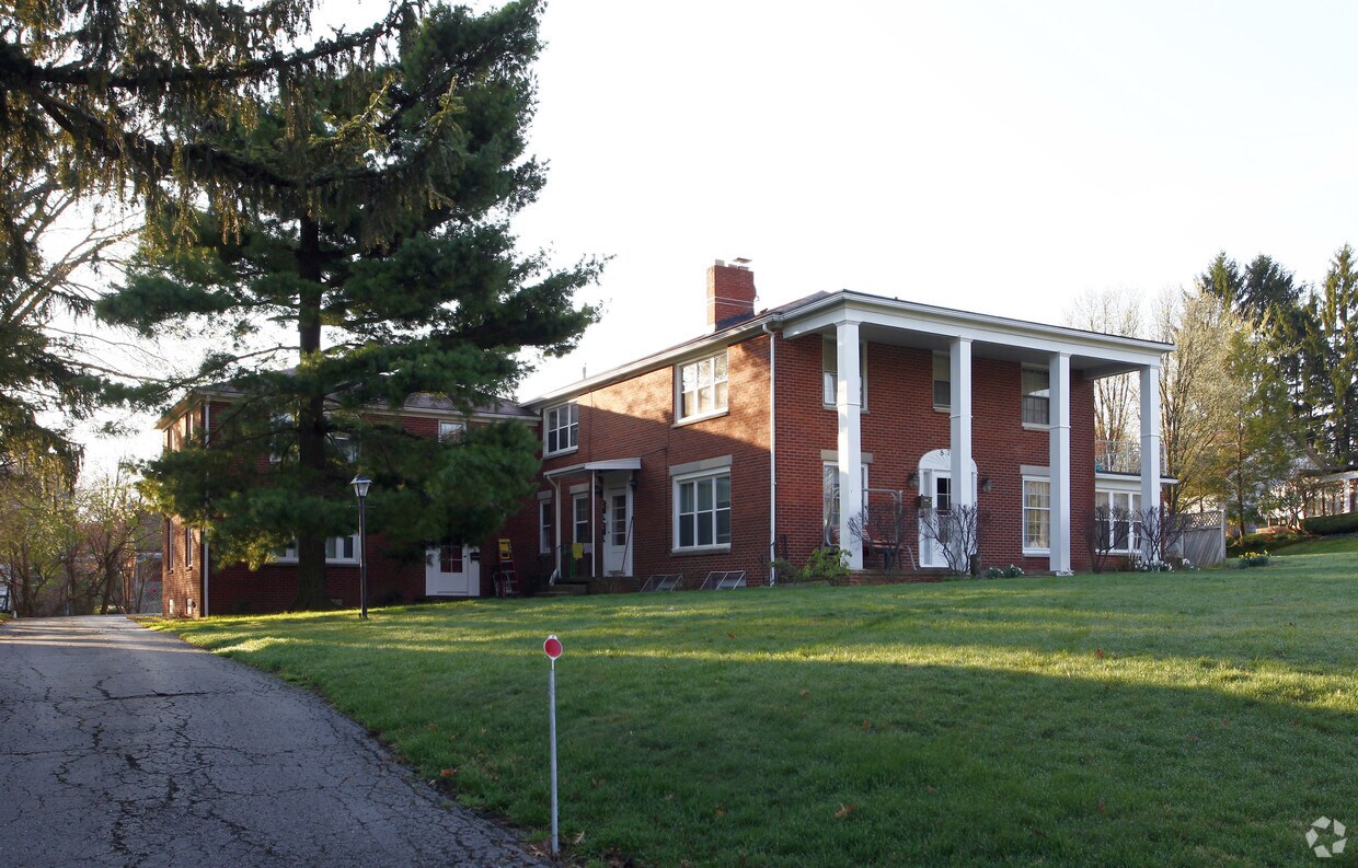 Foto del edificio - 875 Andover Rd