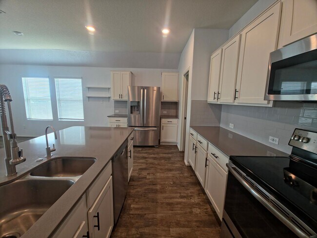 Foto del edificio - Beautifully 4 bedroom/ 3 bath with bonus room in Hutto TX