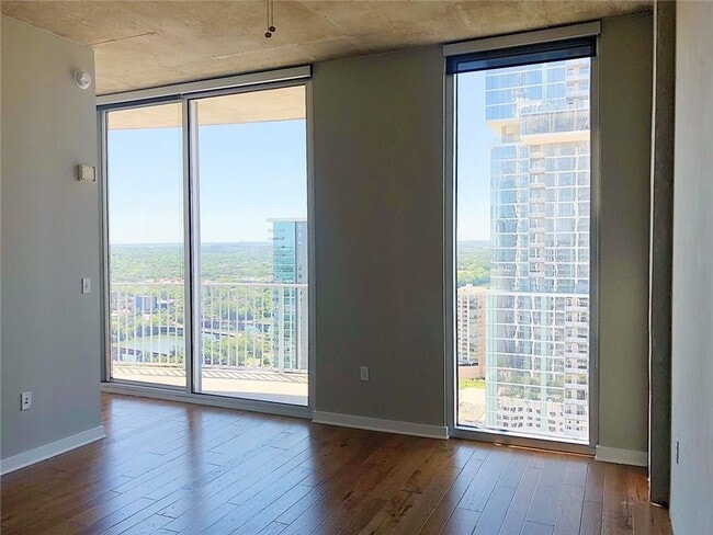 Building Photo - 360 Nueces St