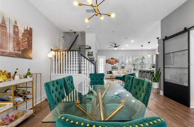 Foto del edificio - 8427 Modiano St