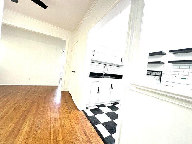 Foto del edificio - 1108 S Detroit Ave Michael