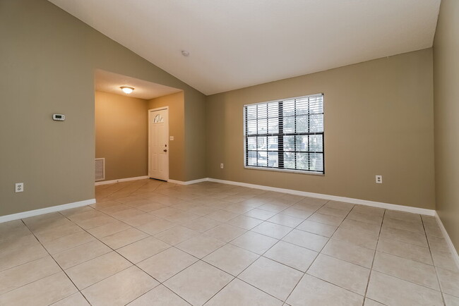 Building Photo - 1305 Jambalana Dr