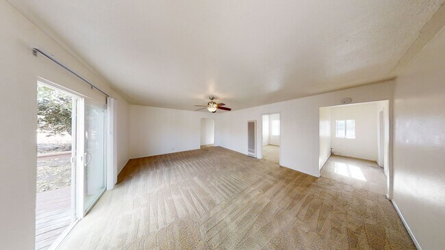 Foto del edificio - 6BD/4BA, Near Ralph's!! (Lease out, pendin...