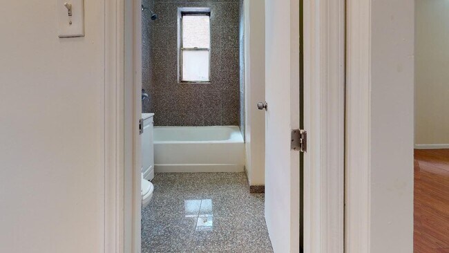 Foto del edificio - 2814 John F. Kennedy Blvd