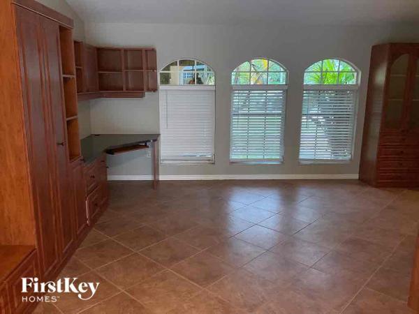 Foto del edificio - 23316 Painter Ave