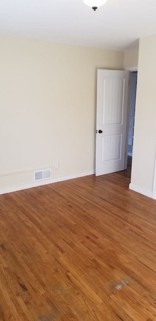 Building Photo - Take A Virtual Tour!