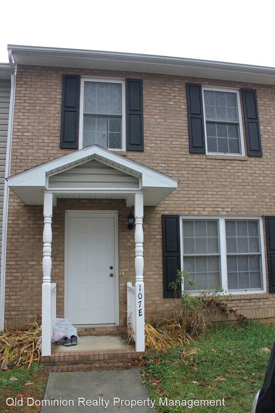Foto principal - 2 br, 2.5 bath House - 107E 13th Street