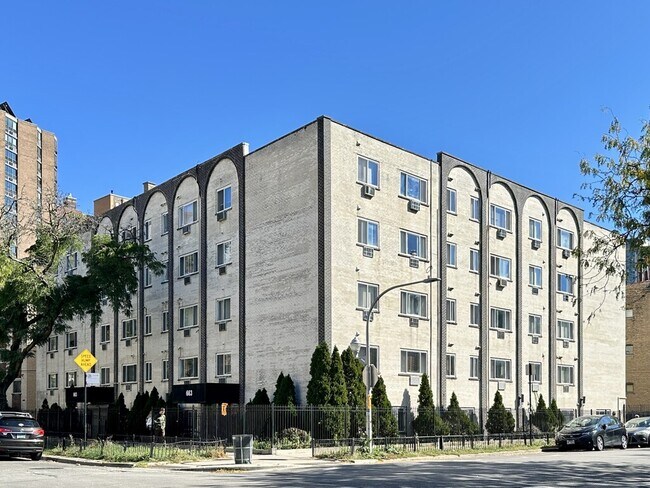 Building Photo - 663 W Grace St