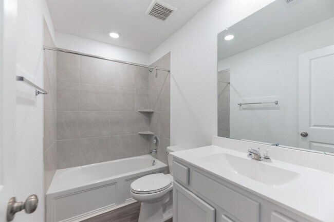 Foto del edificio - 6016 Heritage Creek Ln