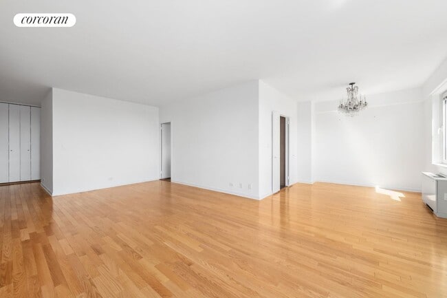 Building Photo - 45 E 89th St