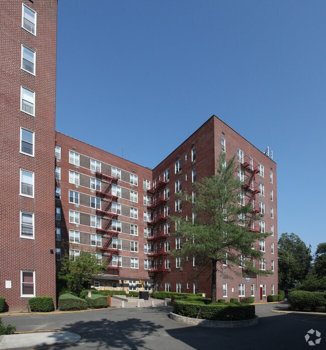 Kennedy Plaza Apartments Jamaica, NY