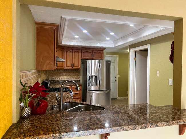 Building Photo - 3842 Cardinal Terrace
