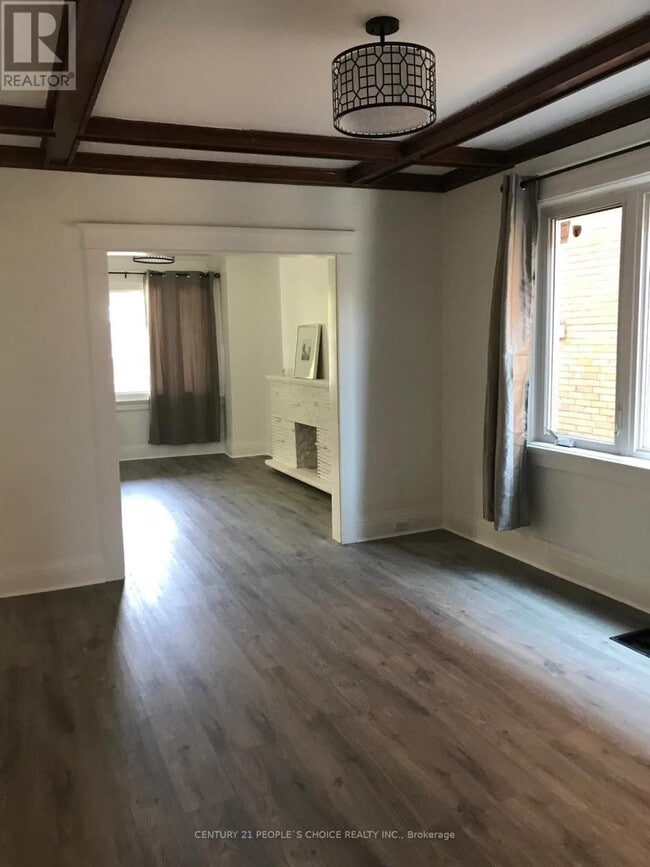 Building Photo - 212 Oakwood Ave