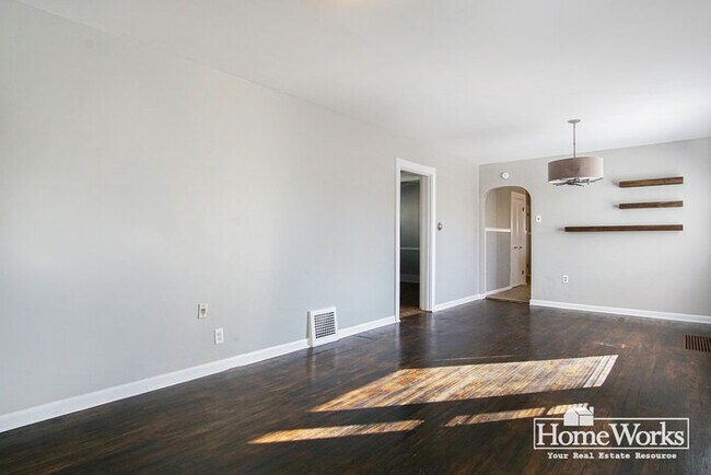 Building Photo - 754 S 30th St