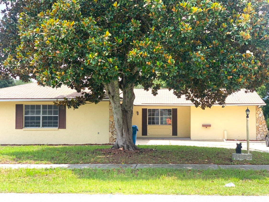 Foto principal - 9408 River Rd