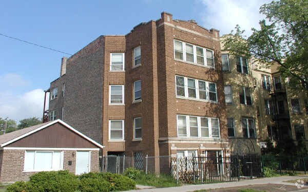 Primary Photo - 502-504 N Monticello Ave