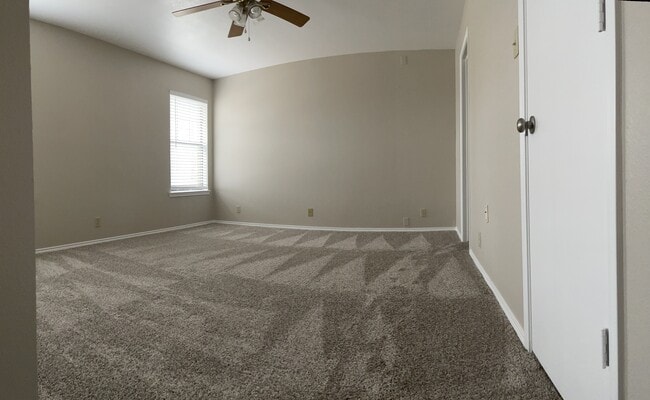 Foto del edificio - 129 Wildwood Ct