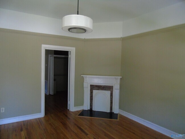 Foto del edificio - 521 Oshaughnessy Ave NE
