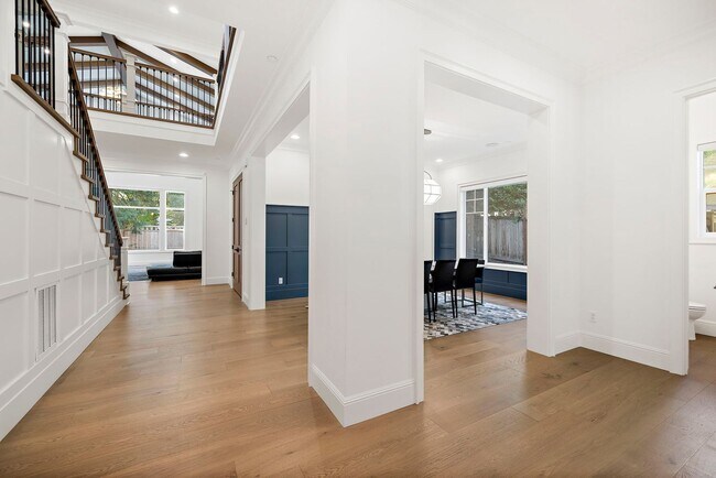 Foto del edificio - 4bd/4.75ba Bellevue House