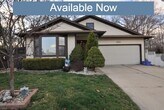 Foto principal - 705 Oak Hollow Ct