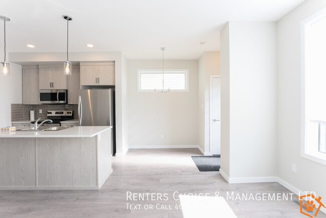 Building Photo - Newer, Pet Friendly Townhouse with Extra Storage