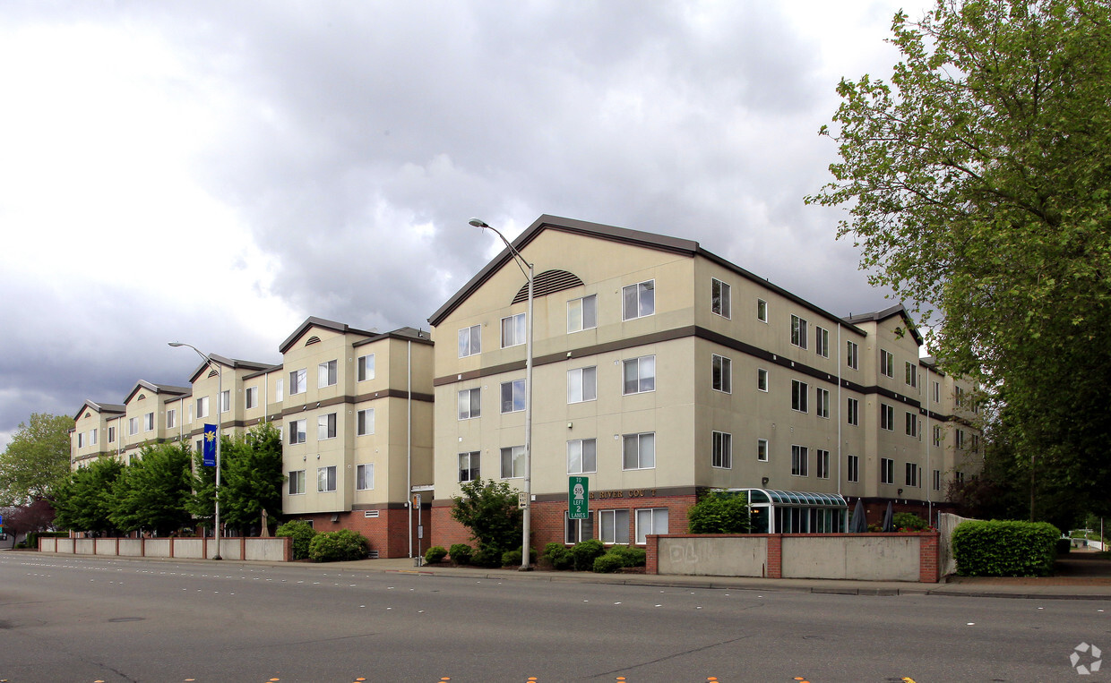 Foto principal - Cedar River Court Apartments