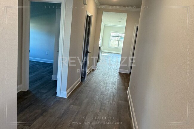 Foto del edificio - 14901 Dayton Cir
