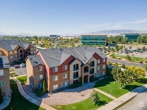 Building Photo - 986 W 270 S