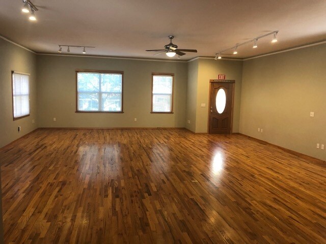 Primary Photo - 324 Talent Ave