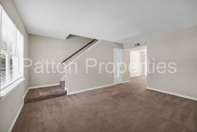 Foto del edificio - 13-14 Ashley Place - Outside CoC - R19205-...