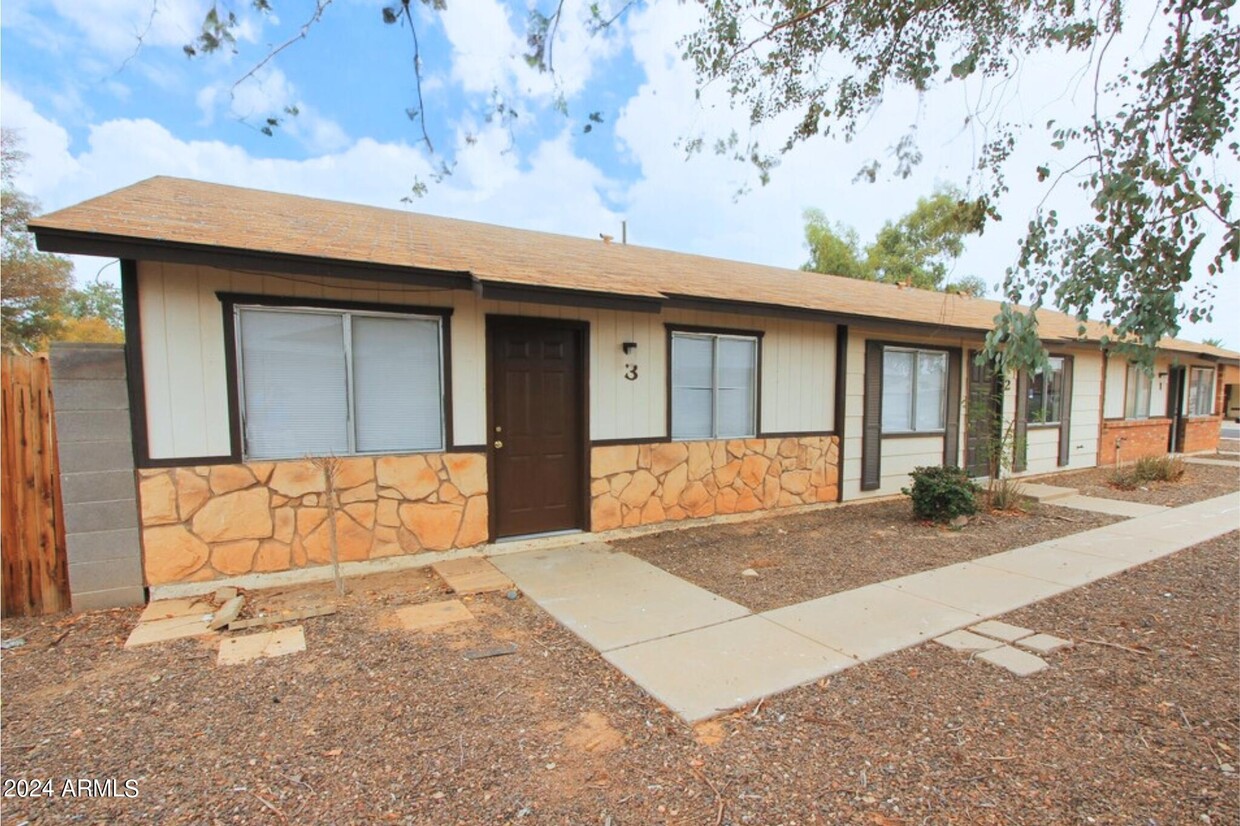 Primary Photo - 4722 E Caballero St