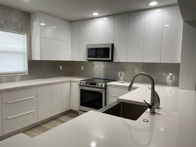 Foto del edificio - 250 NE 20th St