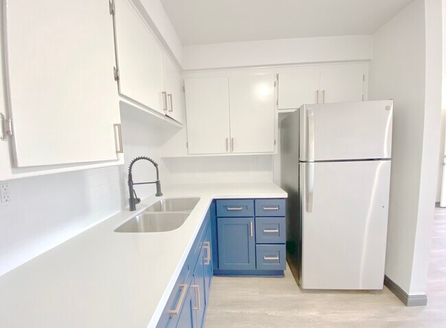Foto del edificio - 2301 Ridgeley S Dr