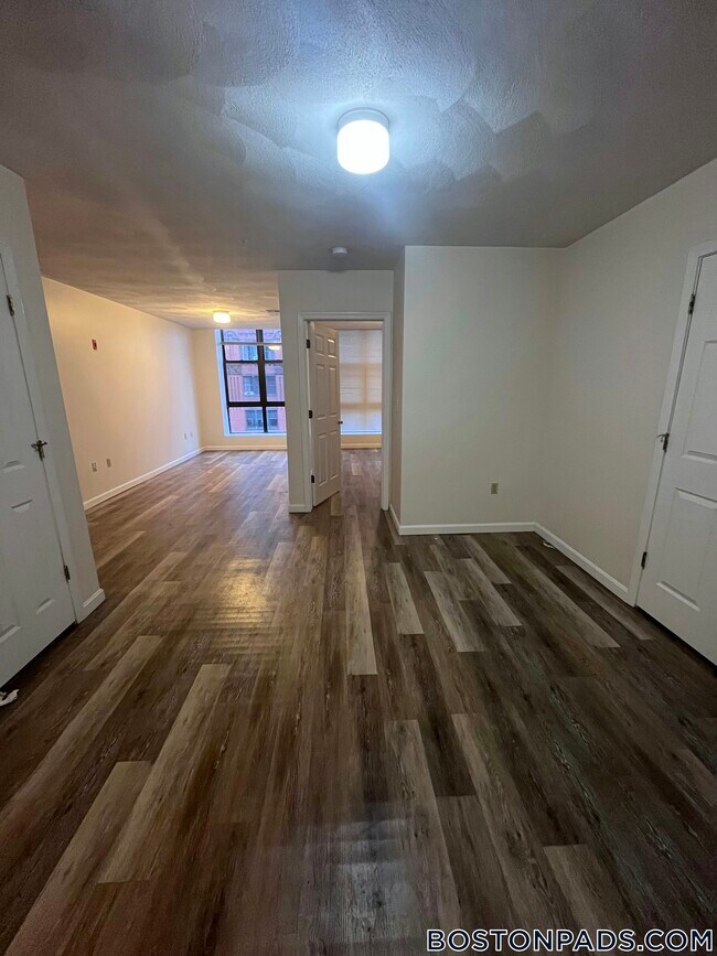 Foto del edificio - 81 Essex St