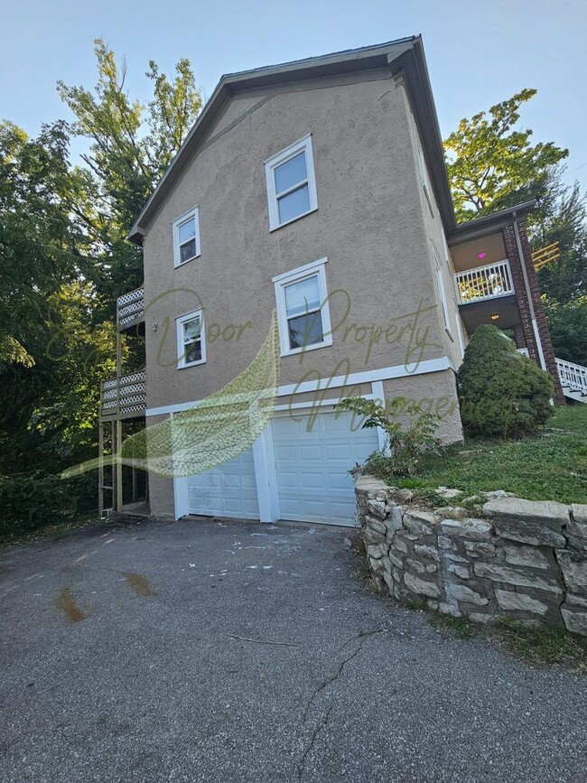 Building Photo - 1309-1311 E 43rd St