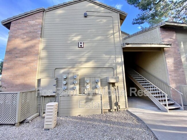 Photo - 200 E Southern Ave Apartment